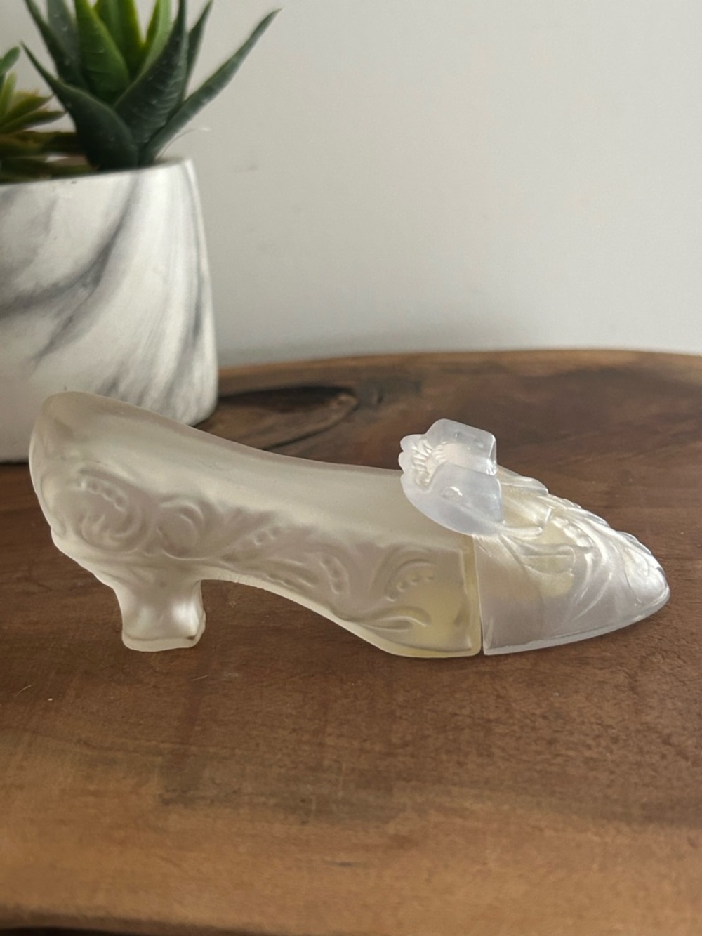 AVON Glass Show Heel perfume Cologne Bottle Cinderella Slipper